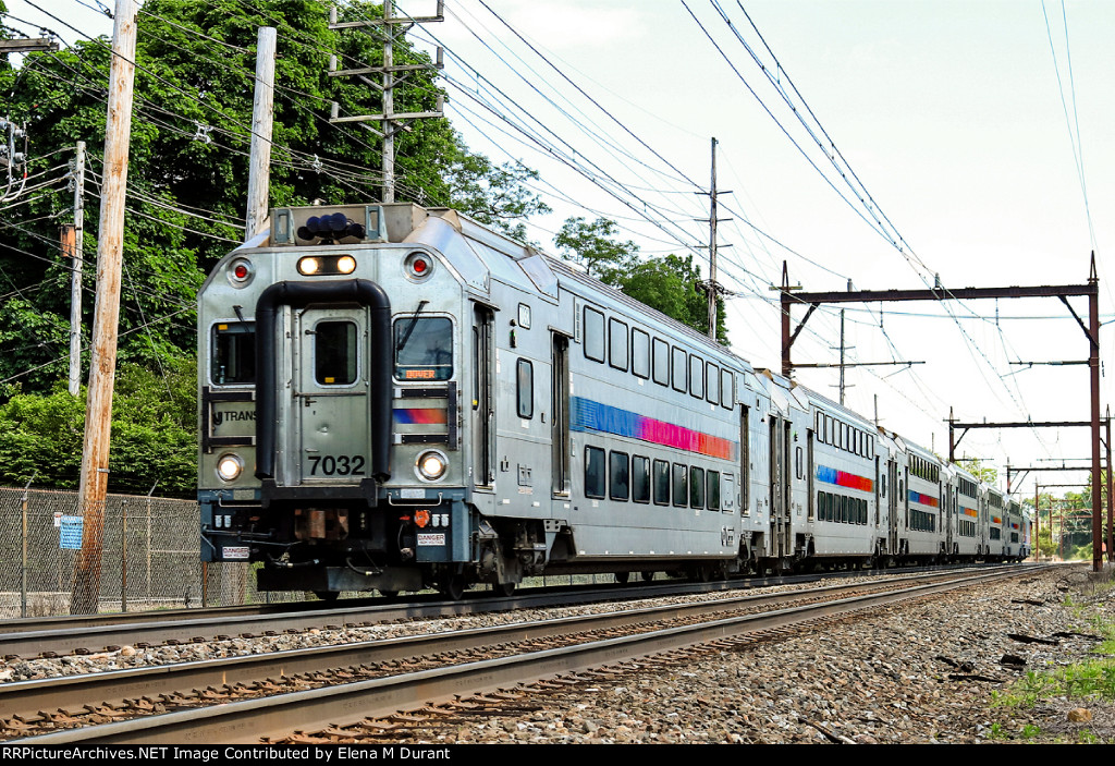 NJT 7032 on train 6635